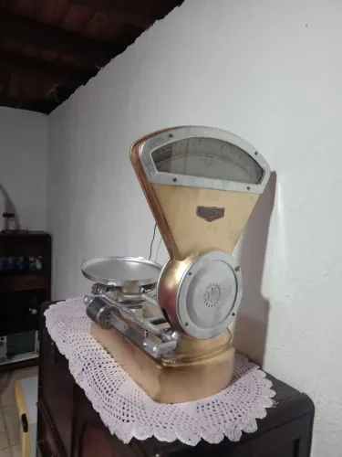 Balança antiga fllizola