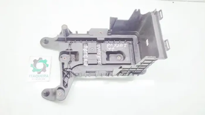 Suporte Base Bateria Volkswagen Passat Ano 2011 2012