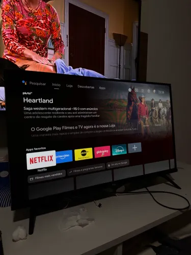 Vendo TV Smart TCL 32" novíssima, funcionando perfeitamente