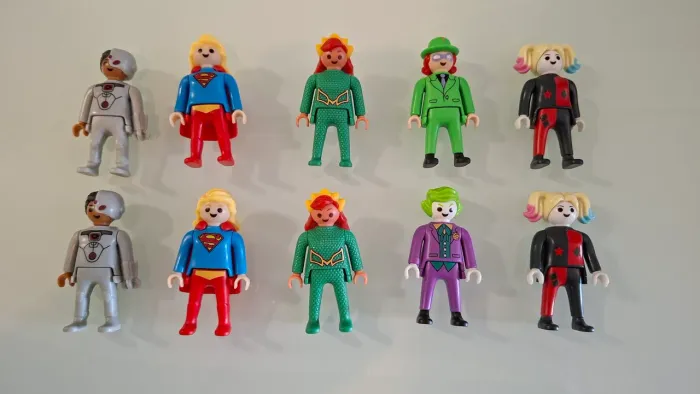 Kinder Ovo Playmobil DC, Supergirl e Charada.