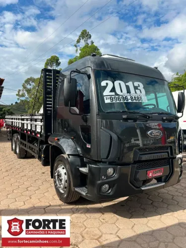 FORD CARGO 2423 2013 6X2 LEITO