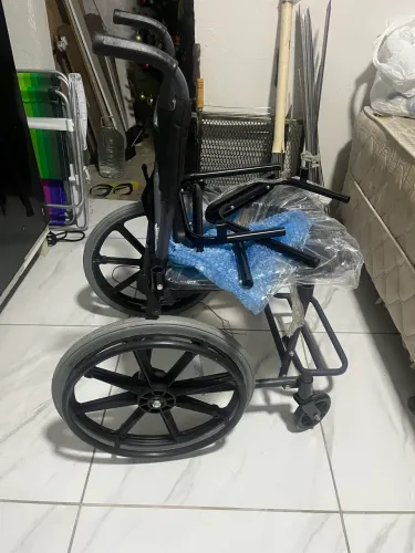 Cadeira de roda para banho