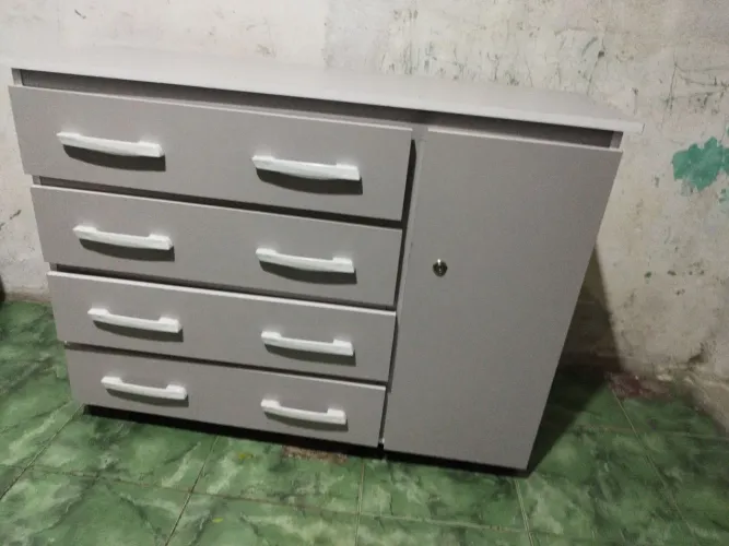 Conbida com 4 gavetas e sapateira  