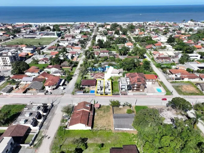 ÓTIMA CASA NOVA COM PISCINA BALN. ESTRELAS