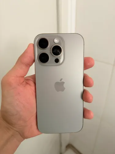 iPhone 16 Pro 128GB - Titânio Natural - Excelente Estado
