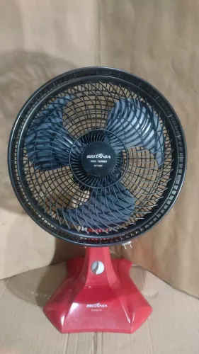 Ventilador Britânia r$90 funcionando perfeitamente. Entrega na região.,