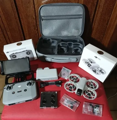 Drone DJI NEO combo Fly More e acessórios
