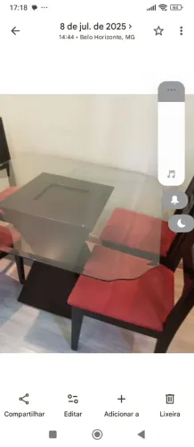 Vende-se mesa com cadeiras 
