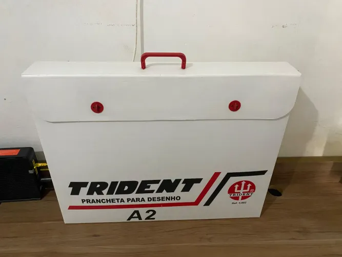 Prancheta profissional Trident A2 com régua paralela e pasta