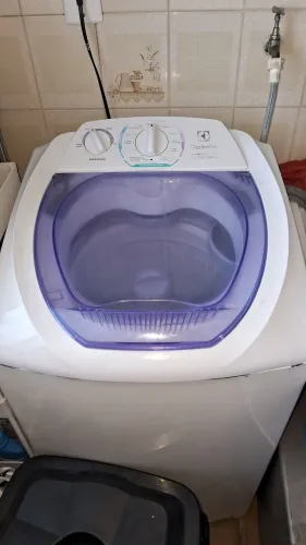 Máquina de lavar Electrolux 8kg turbo agitação