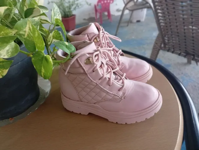 Bota coturno Rosa Molekinha confortável