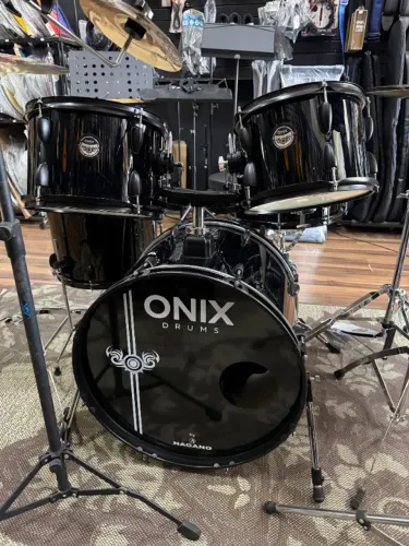 Bateria Onyx Bumbo 20 Completa Com Pratos Crash/Ride Chimbal - Novo Na Caixa