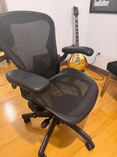 Cadeira Hermann Miller Aeron B (troco por tamanho C)