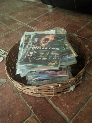 Vendo 2 reais a cada Dvd.