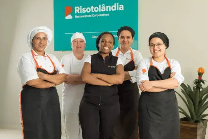 Estamos contratando auxiliar de cozinha e copeiro(a) hospitalar 12x36