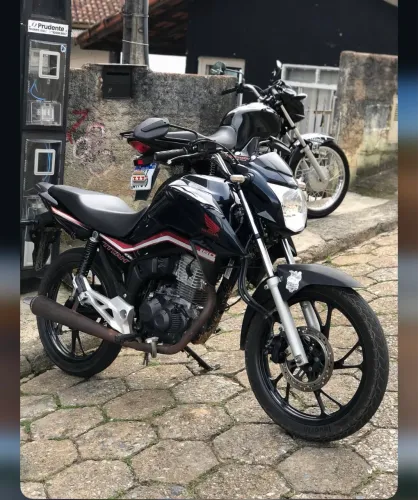 Vende-se moto titan 160