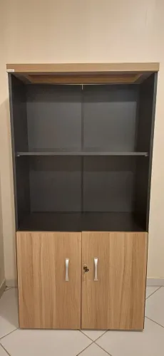 Vendo armário estante.