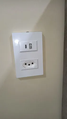Troca de tomada para tomada com usb e tipo c