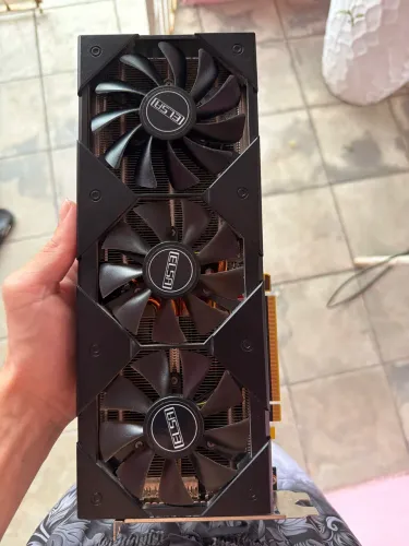 VENDE-SE PLACA DE VIDEO RX5700XT 8G DDR6