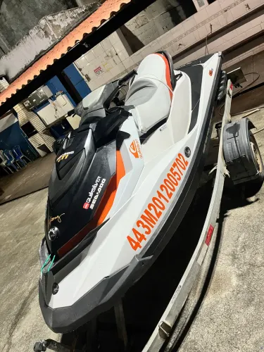 Jet ski sea doo gti 130