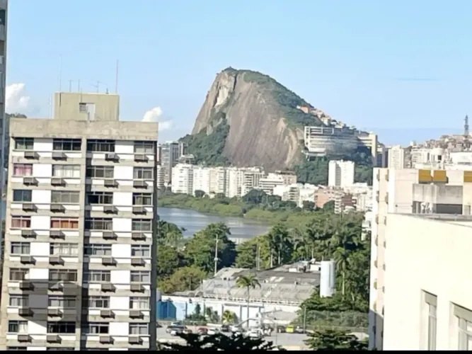 Excelente apartamento no condomínio Selva de Pedra, no Leblon com 85 m², 3 quartos e 1 vag