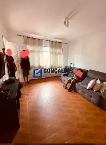 CASA COM 3 DORMITORIOS Á VENDA NO BAIRRO BAETA NEVES/SBC