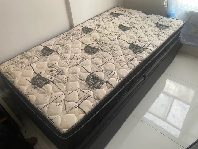 Cama de Viúva com Baú 