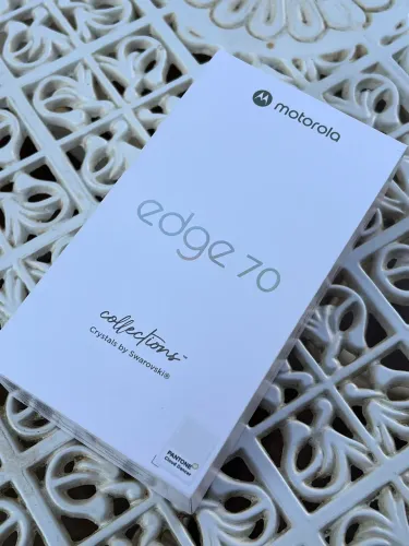 Motorola Edge 70, 12/512, Crystals Swarovski / LACRADO