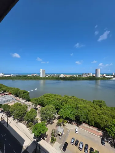 Apartamento três quartos andar alto com vista pro Rio na Rua da Aurora