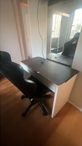 Mesa de escritório branca