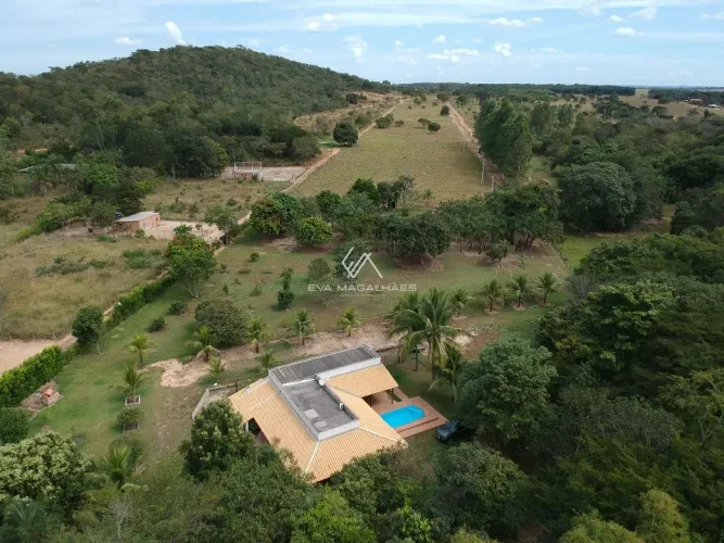 Chácara à venda em Cezarina, Setor Central, com 3 quartos, com 48400 m²