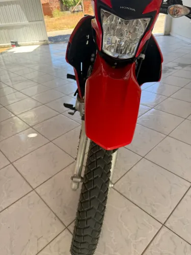 Vendo Honda Bross 160, 2024, abaixo do preço de mercado.