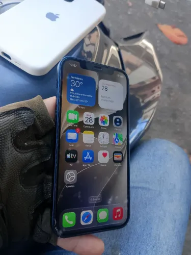 iPhone 12