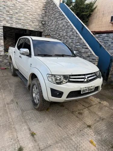 Mitsubishi L200 Triton HLS 2.4 Flex 16V CD Mec. 2016