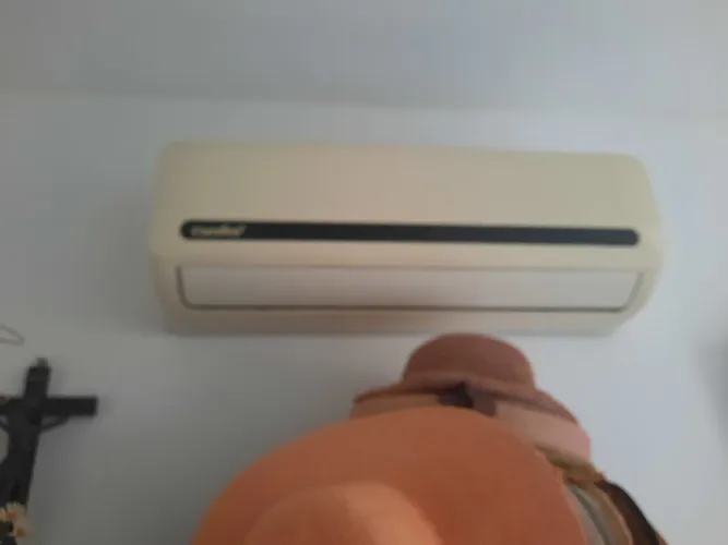 AR CONDICIONADO SPLIT 12000 COMFEE'