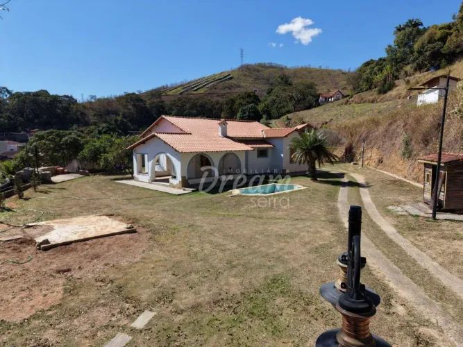 Sítio com 3 dormitórios à venda, 21552 m² por R$ 2.180.000,00 - Posse - Petrópolis/RJ