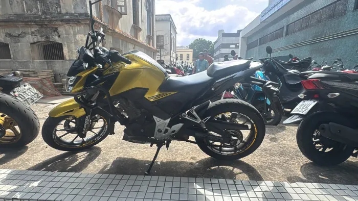 Único dono , tenho muito zelo por todas minhas motos !