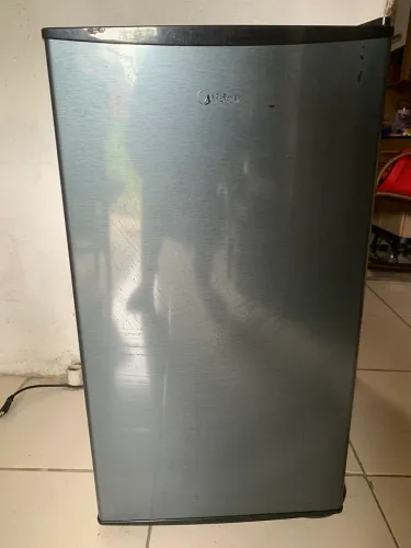 Frigobar 127L SEMI NOVO 