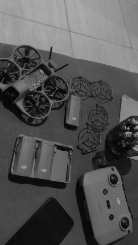 Vendo drone DJI NEO 2 flay more combo leia a descrição
