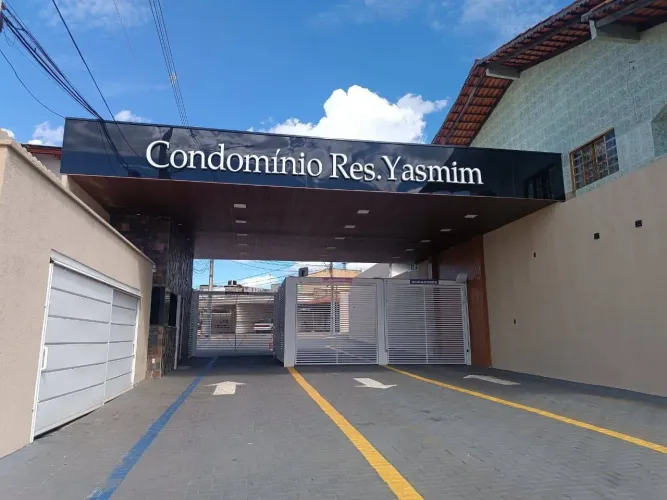 Casa em Condomínio Fechado com 3 Quartos e Suíte Residencial Yasmin