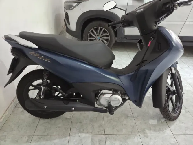 Vendo biz ex azul ano 2026. 