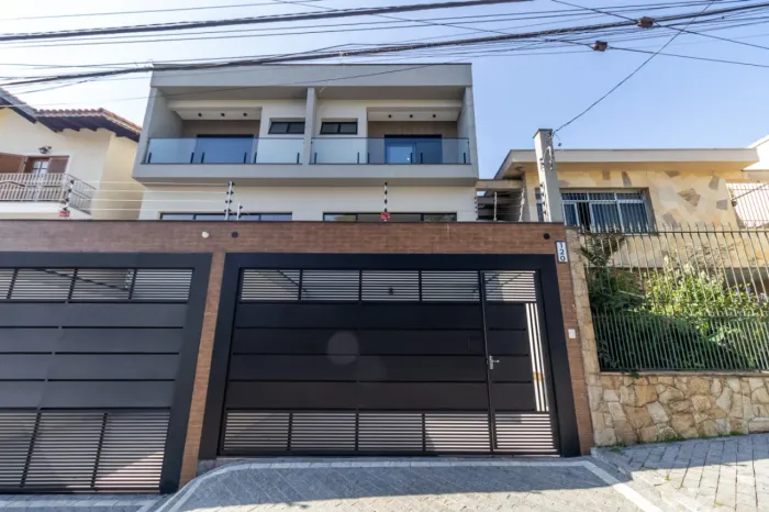 Sobrado para venda em Parque São Domingos com 3 quartos, sendo 3 suítes, 208m²