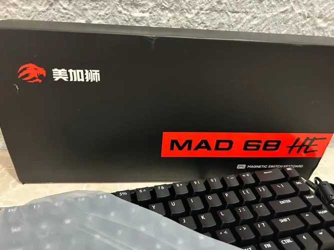 Teclado magnético mad68he