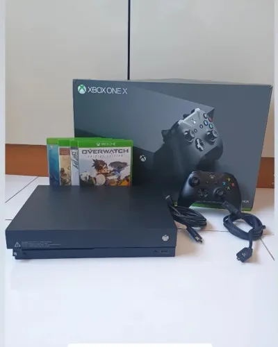 Xbox One X 1TB com 1 controle + 4 jogos