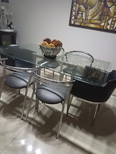 Oportunidade única! Lindo jogo de mesa
