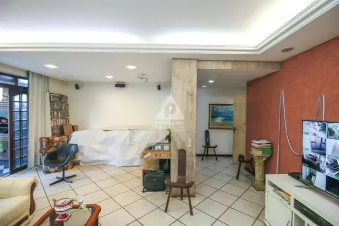 Cobertura linear com 3 quartos 1 suíte vista Cristo em Humaitá