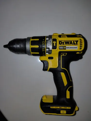 Furadeira e parafusadeira dewalt DCD795