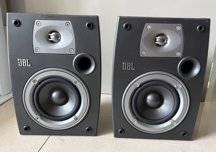 Par de Caixas Acústicas JBL Northridge Series N24
