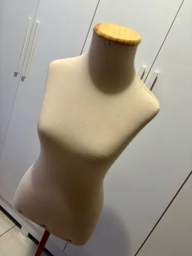 Manequim com pedestal