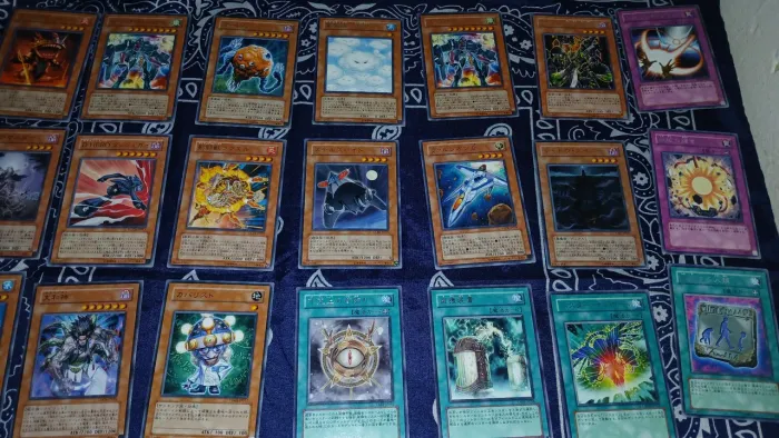 Cartas Yu-Gi-Oh japonesas raras originais.